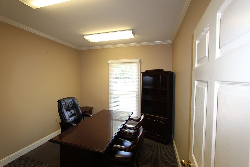 Office Space For Sale/Lease: 101 Madison Plz, Hattiesburg, MS 39402